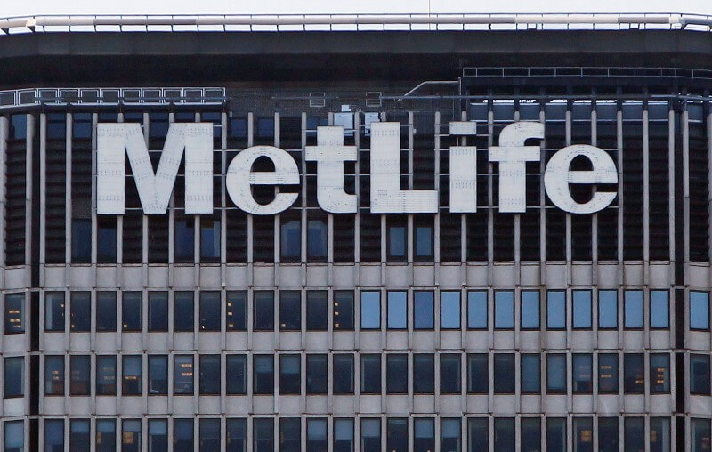 Dodd, Frank blast ruling that MetLife not too big to fail