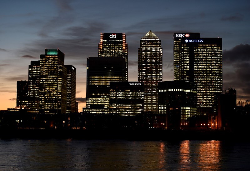 UK bank shares plunge as Brexit spooks investors