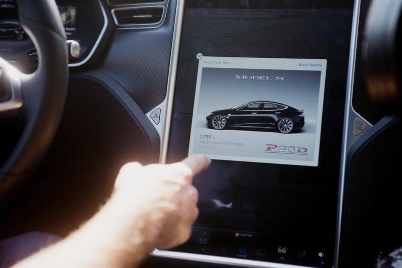 Sleeping driver, terrified granny among Tesla Autopilot users on YouTube