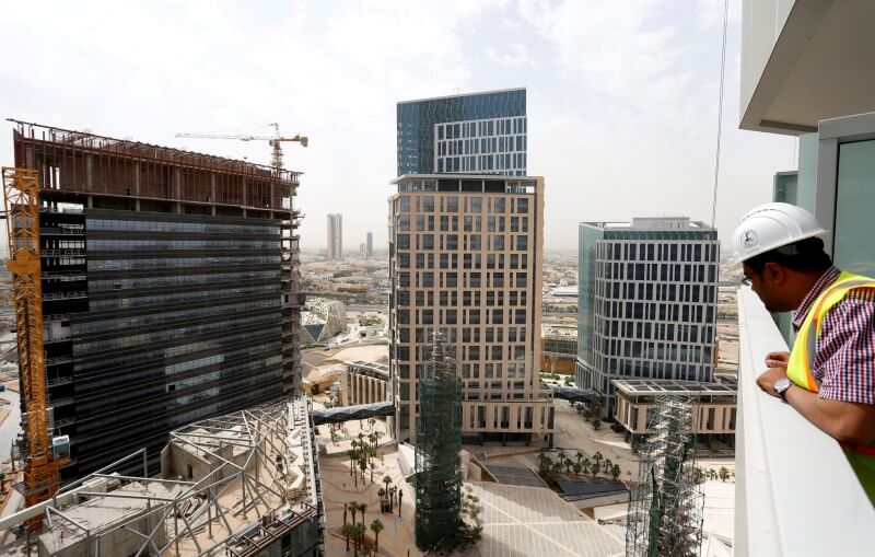 Saudi first-quarter economic growth slowest in three years, may near zero