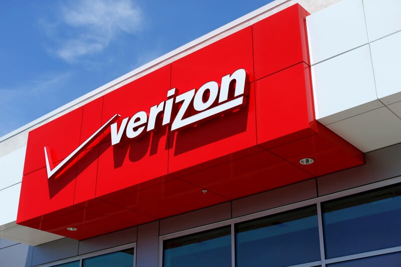 Verizon raises wireless plan rates, offers more data