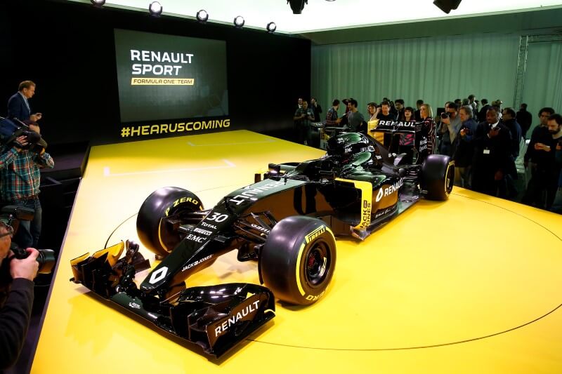 Vasseur becomes principal of growing Renault F1 team