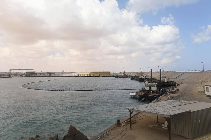 Libya oil guards back NOC state oil company, preparing to reopen fields
