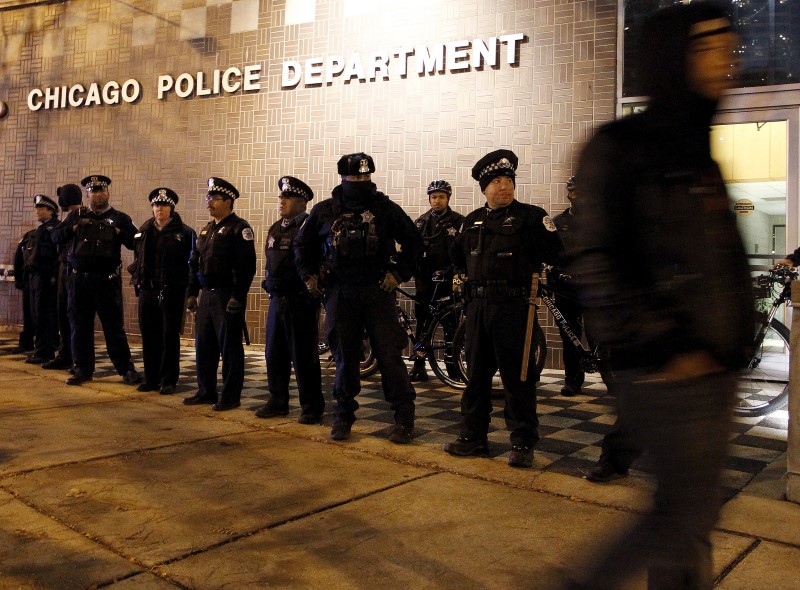 U.S. Justice Department hears from Chicagoans on police tactics