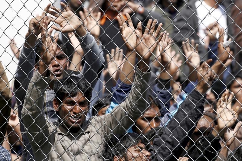 EU proposes new asylum rules to stop migrants crossing Europe