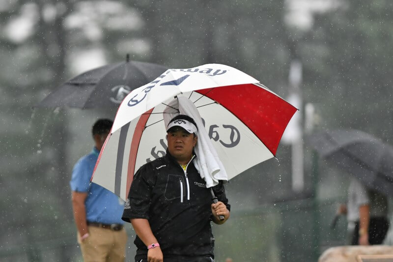 Plays resumes at PGA Championship after brief suspension