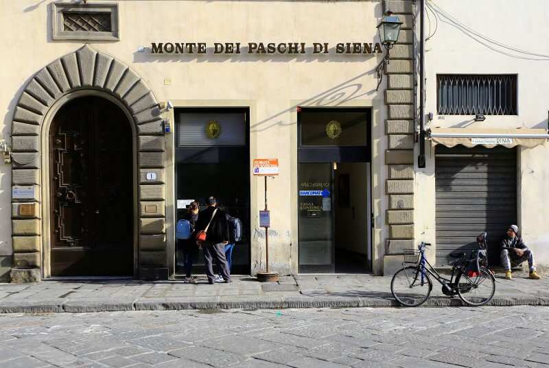 Monte dei Paschi woes add up to large fees for investment banks