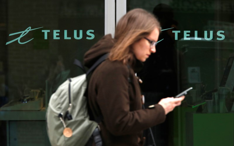 Canada’s telcos raise cheap money in internet bet, Fed hikes loom