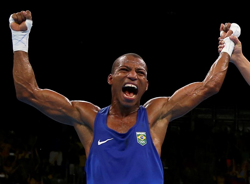 Brazil, France to fight for gold after lightweight wins