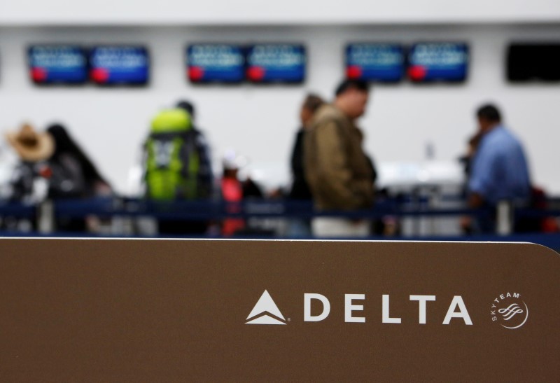 U.S. senators quiz airlines on IT systems after Delta disruption