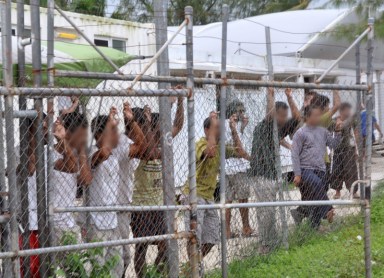 Australia, PNG agree to close controversial refugee camp but give no date