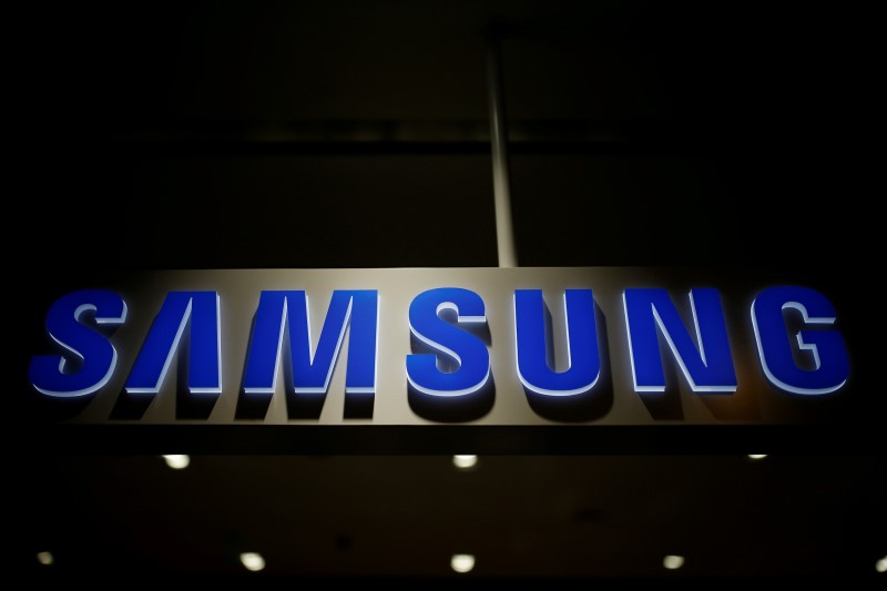 Samsung plans refurbished smartphone program: source