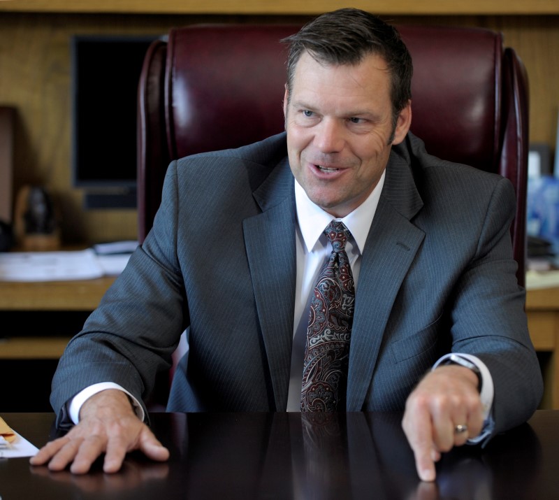 Kansas asks U.S. appeals court to reinstate strict voter ID rule