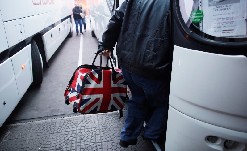 Net migration to Britain fell slightly before EU vote