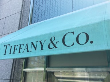 Tiffany’s profit unexpectedly rises on lower costs, higher prices