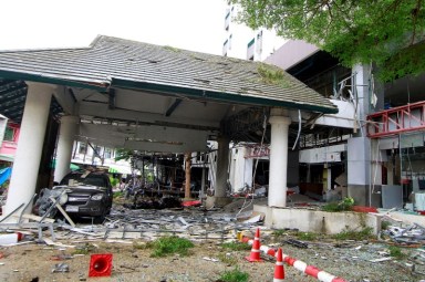 Thai junta rules out link between latest bombs and tourist-town attacks