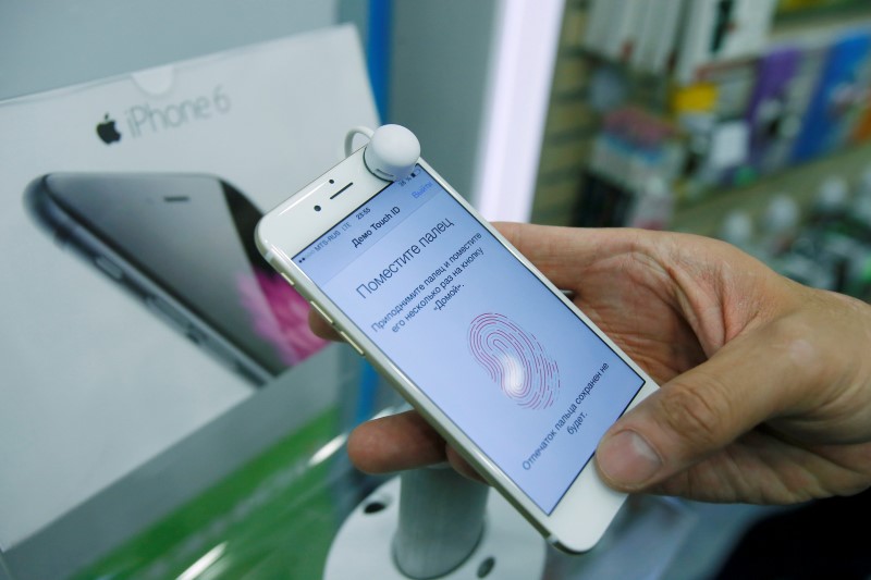 Apple is sued over unresponsive iPhone 6 touchscreens