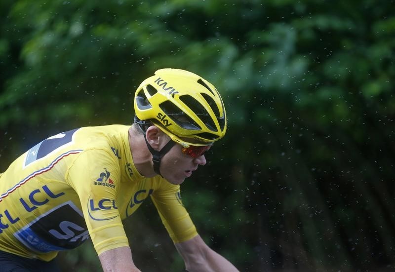 Cycling: Froome struggles to stay in contention after dismal stage