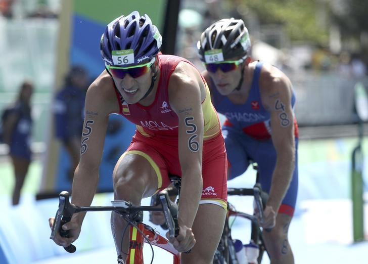 Triathlon: Mola takes the title, Brownlees steal the show