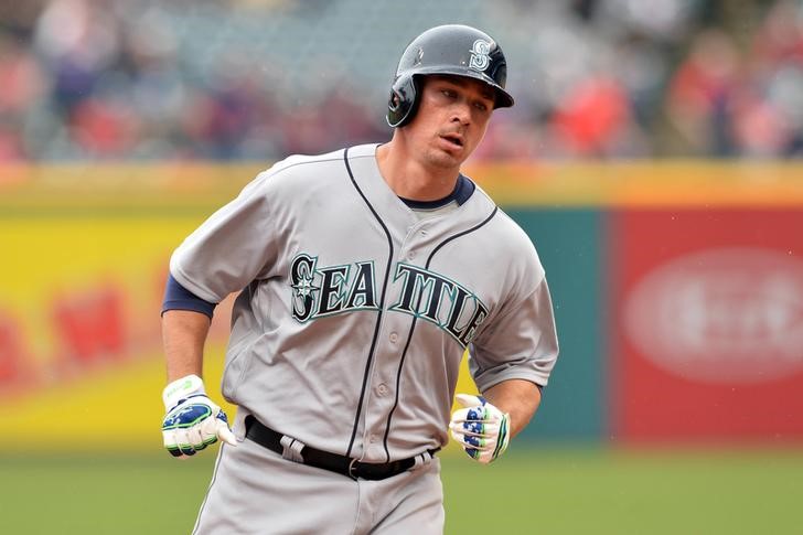 Mariners suspend Clevenger for remarks about protesters