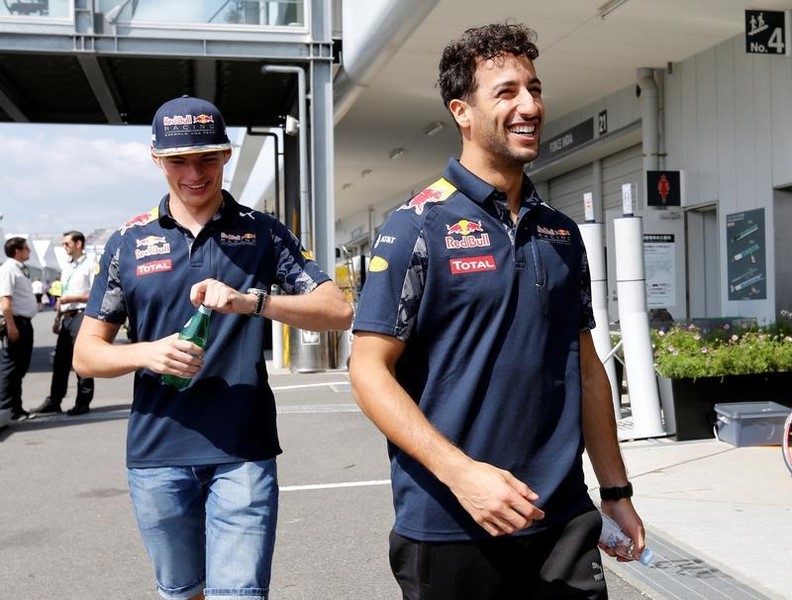 Ricciardo enjoys banter before the battle resumes