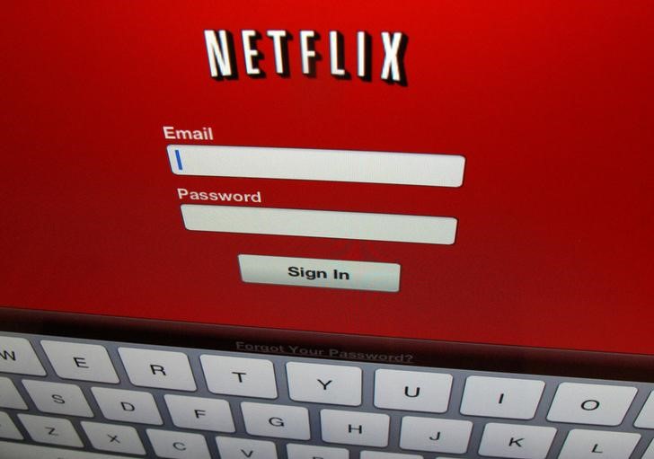‘Black Mirror’ brings its dark reflection of digital world to Netflix