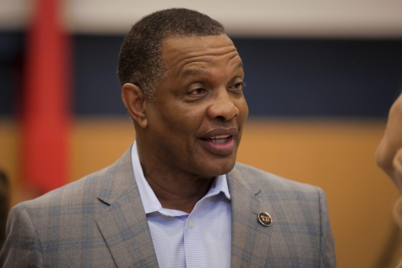Pelicans pick up Gentry’s 2020-21 option
