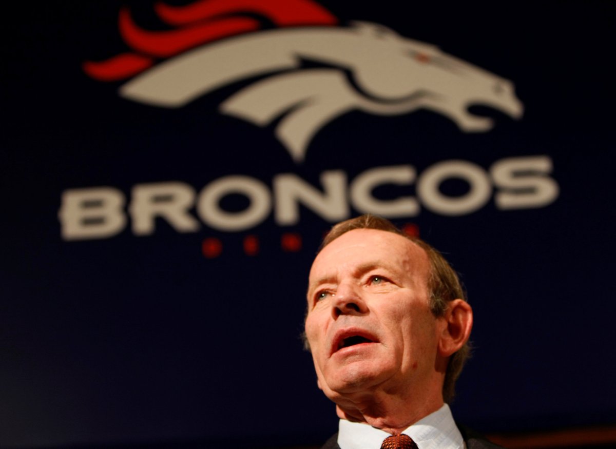 Thousands of Broncos fans pay tribute to Bowlen