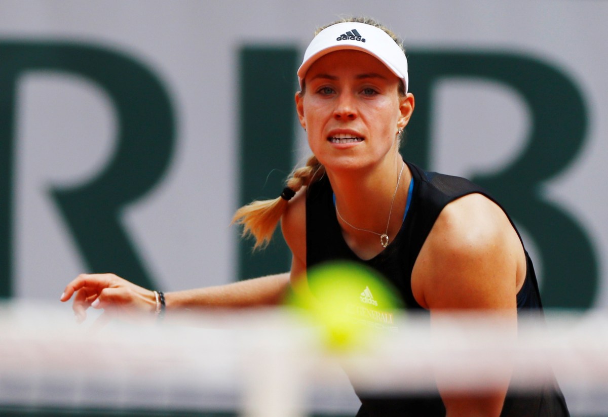 Kerber too strong for Sharapova in Mallorca