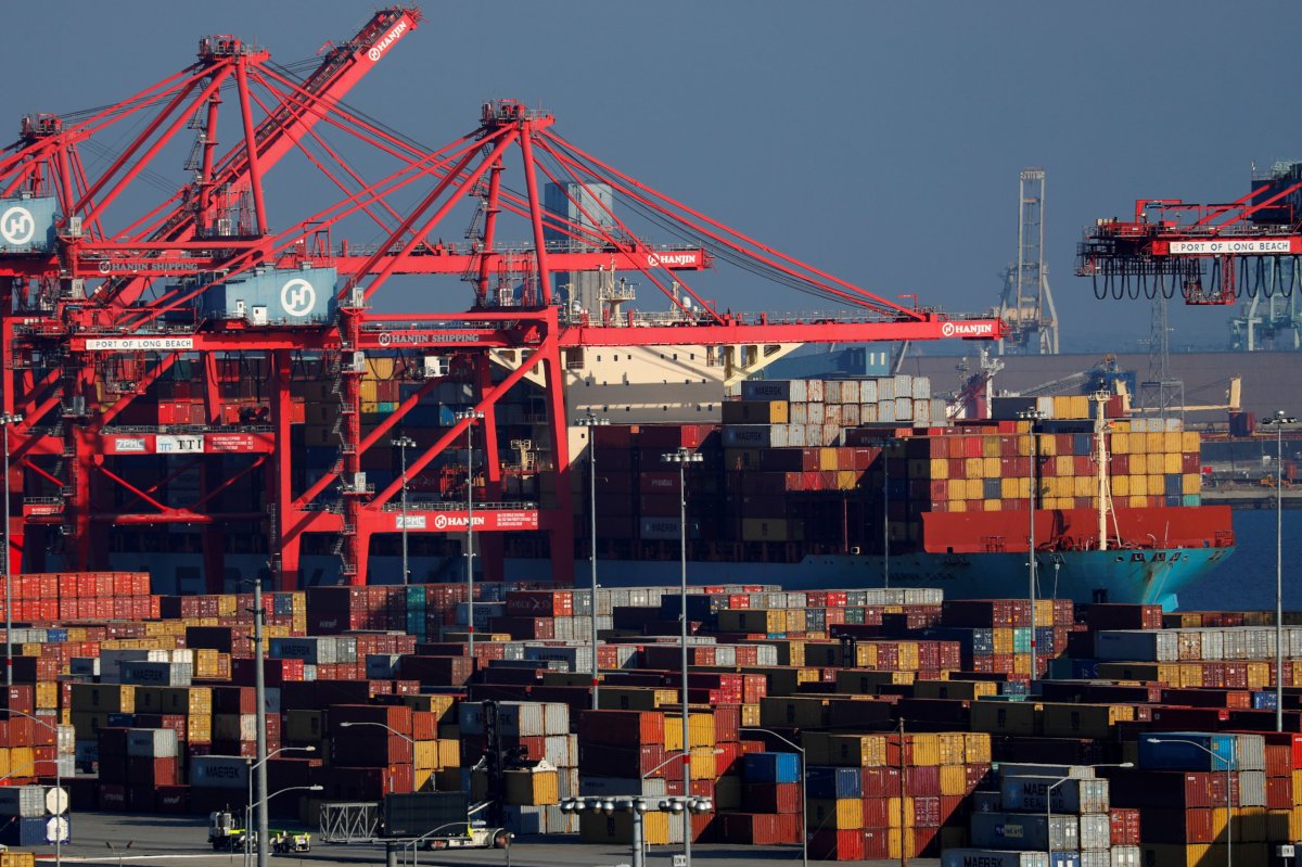 U.S. trade, services industry data underscore slowing economy
