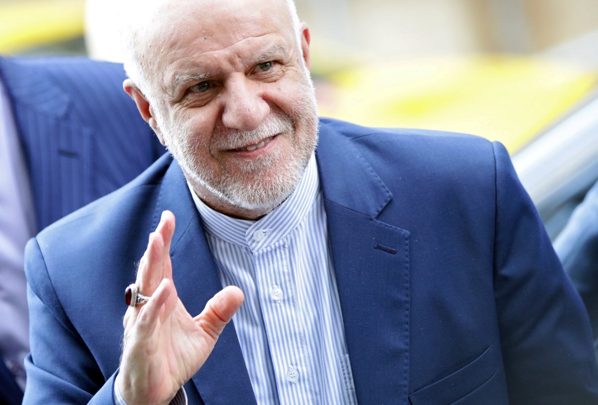 Oil Minister Zanganeh says hopeful Iran’s oil exports to improve: TV
