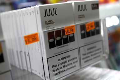 U.S. lawmakers grill e-cigarette maker Juul over efforts targeted at schoolchildren