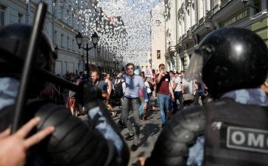 Russia detains more than 1,000 people in opposition crackdown