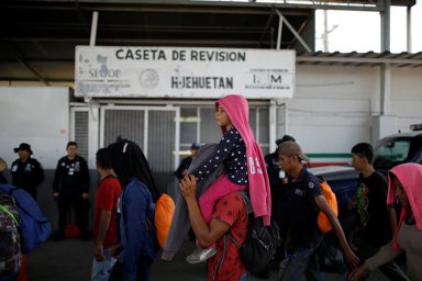 Mexico to help create 20,000 jobs in Honduras to curb migration