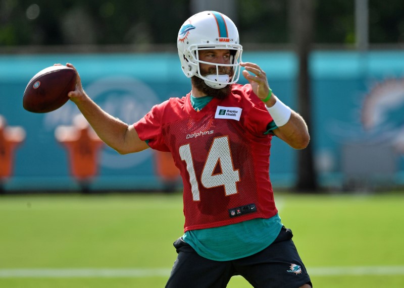 Fitzpatrick maintains lead over Rosen in Dolphins QB derby