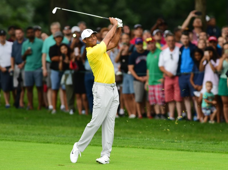 Tiger keeps Tour Championship hopes alive with 67 at BMW