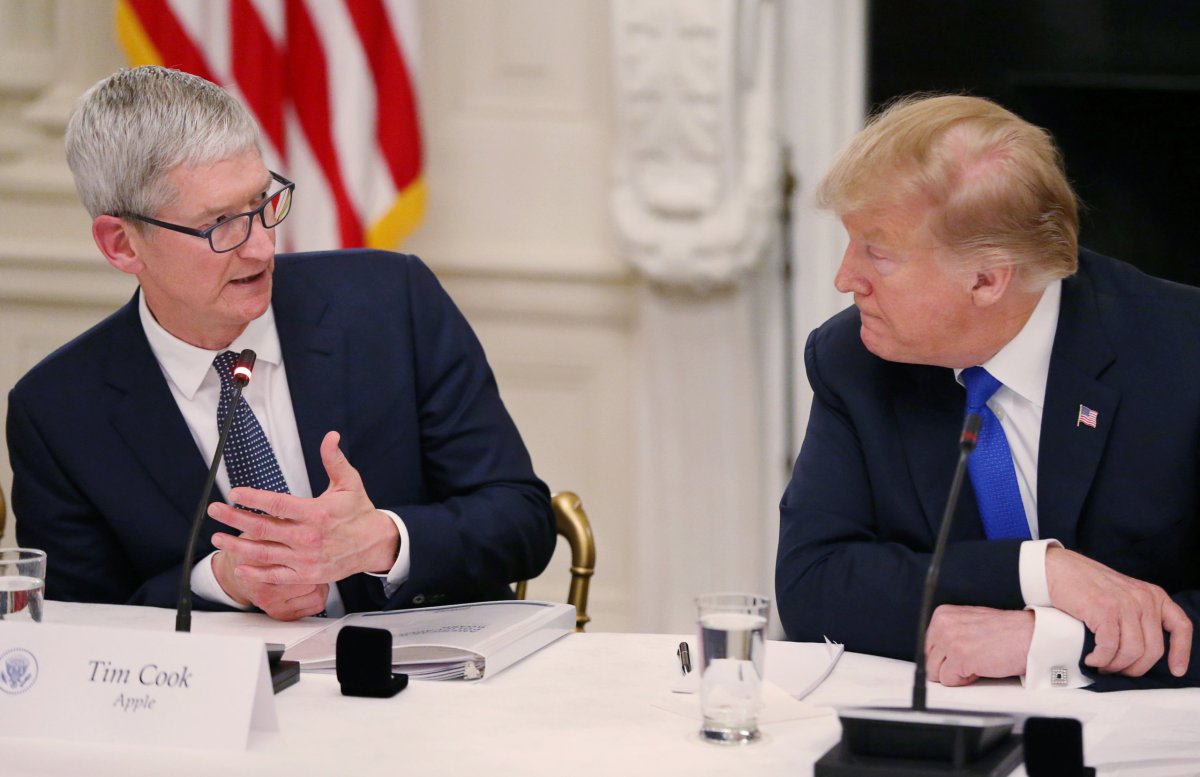 Apple CEO warns Trump about China tariffs, Samsung competition