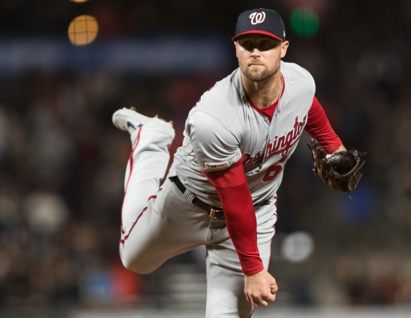 Nats reliever Strickland breaks nose lifting weights