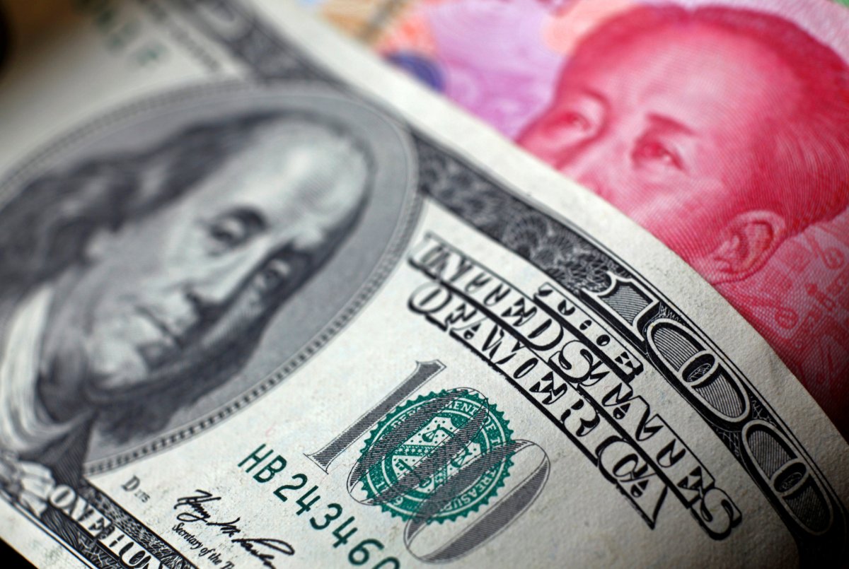 Dollar tumbles as U.S.-China trade tension intensifies