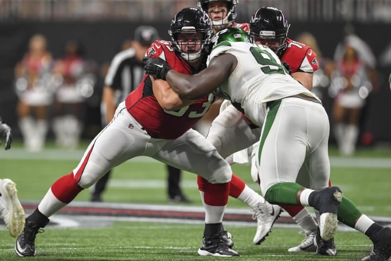 Report: Falcons OL Lindstrom out with broken foot