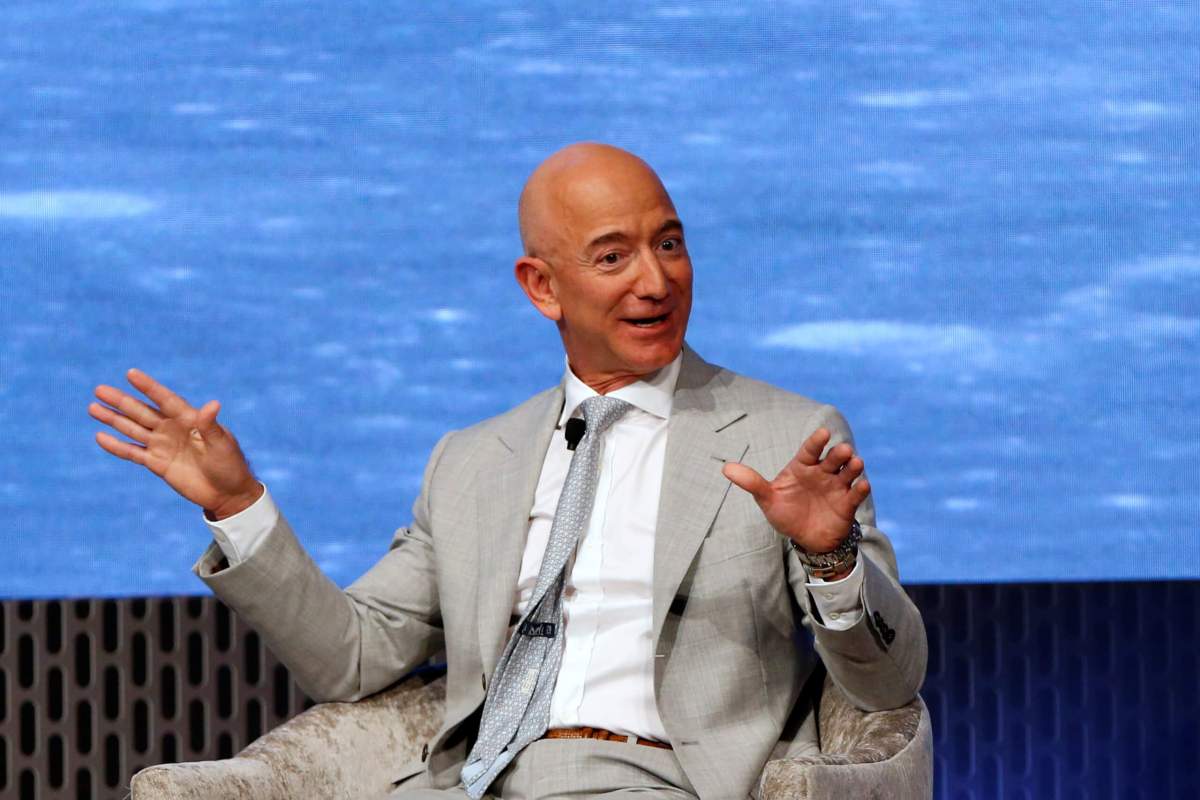 Three U.S. senators urge Amazon’s Bezos to check driver abuse