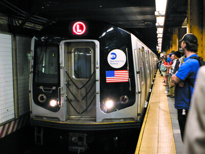 L train straphangers see red after more unexpected morning delays