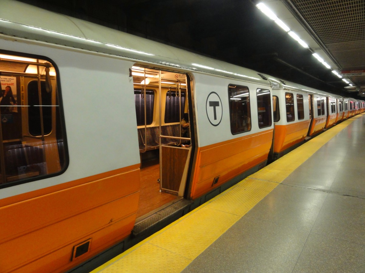 Orange Line back online, traffic and more for Monday afternoon commute