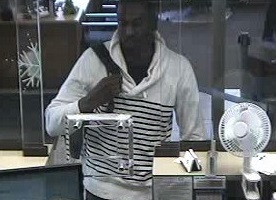 Queens Chase bank robbery suspect has stolen $17K from 6 branches: NYPD