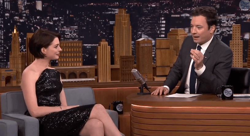 Video: Anne Hathaway’s most embarrassing moment was hosting Oscars with James