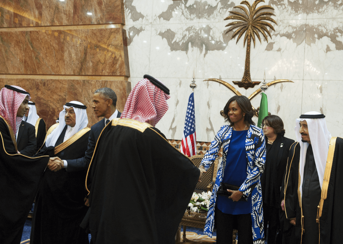 Twitter explains why Michelle Obama foregoing a headscarf is no big deal