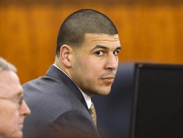 Hernandez tipster had sex ties with ex-NFL star: prosecutors