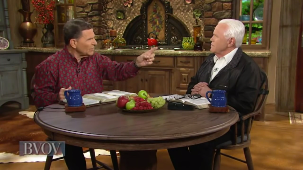 VIDEO: Televangelists defend owning private jets