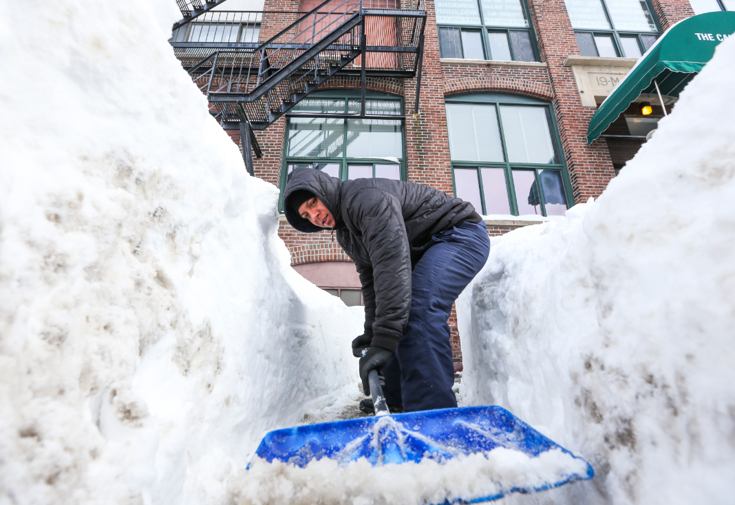 Boston schools close as snow heads toward city