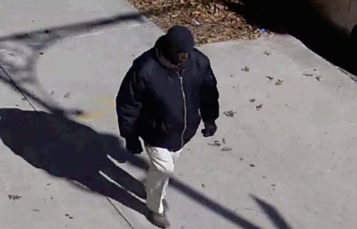 Gunman puts 91-year-old woman in chokehold during Brooklyn robbery: Police
